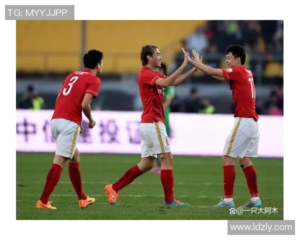 韩国足球明星综艺节目大揭秘球场外的搞笑与感动瞬间